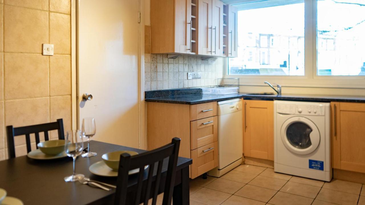 Large Modern 3 Bedrooms House With Patio/terrace London